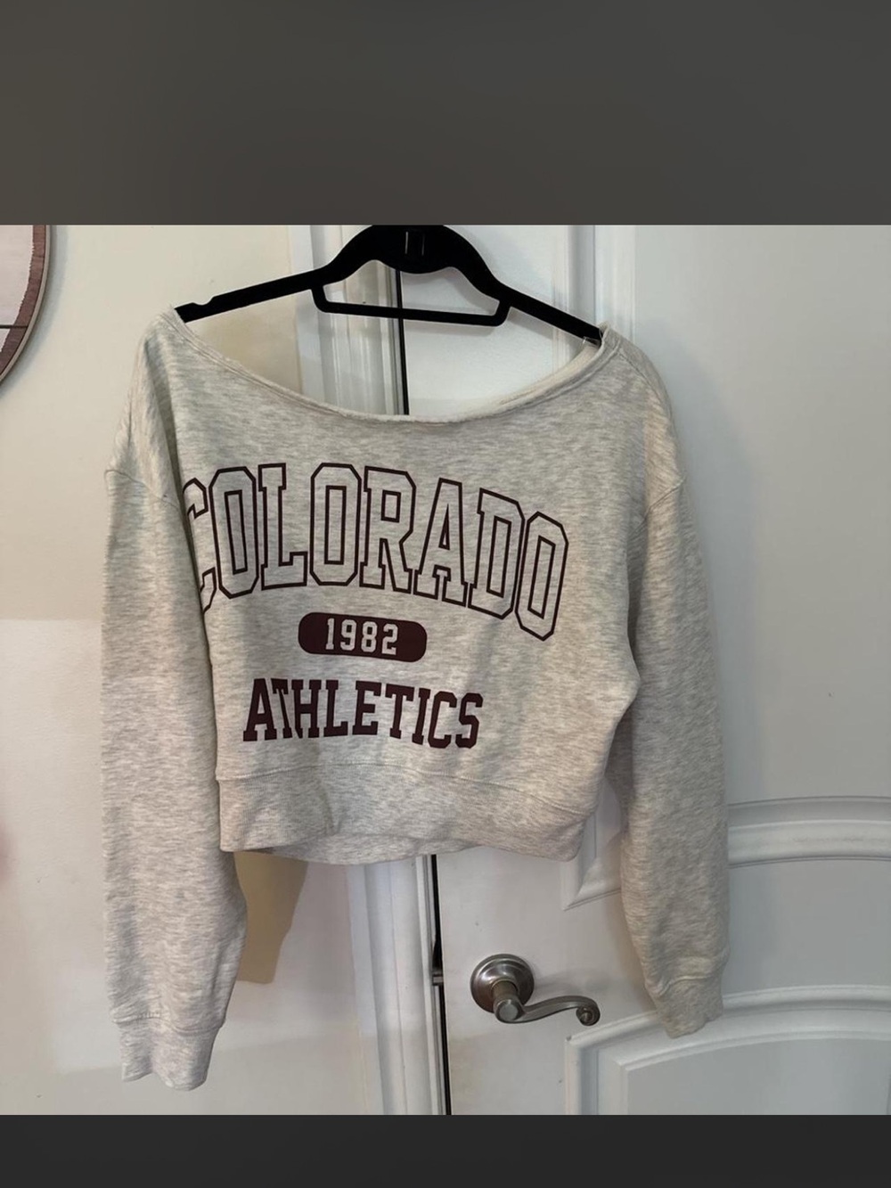 wild fable Gray Colorado Athletics Cropped Sweatshirt with Maroon Print
